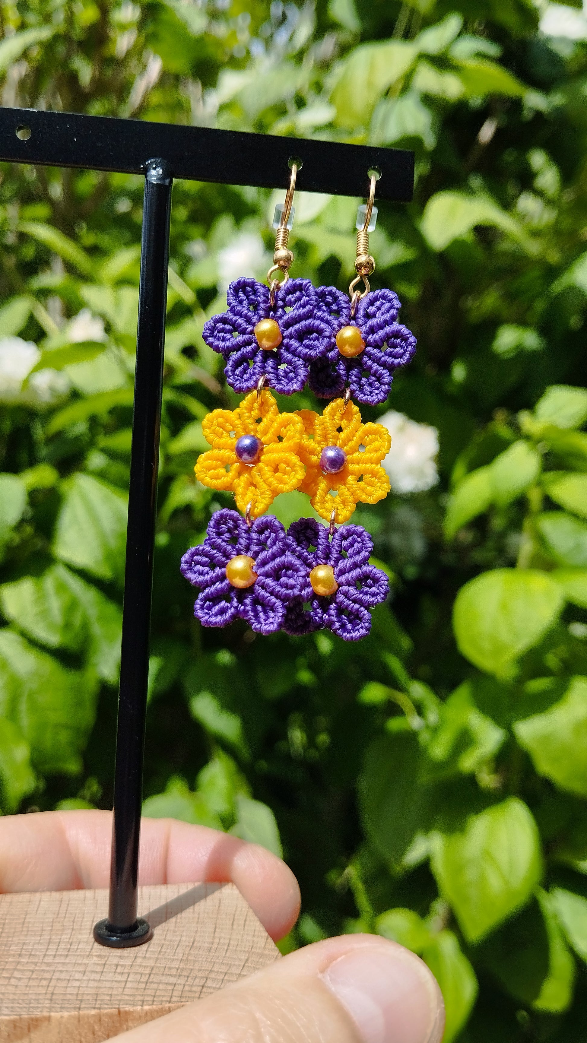 Boucles d'Oreilles Cascade de Fleurs en Macramé - version 2 couleurs