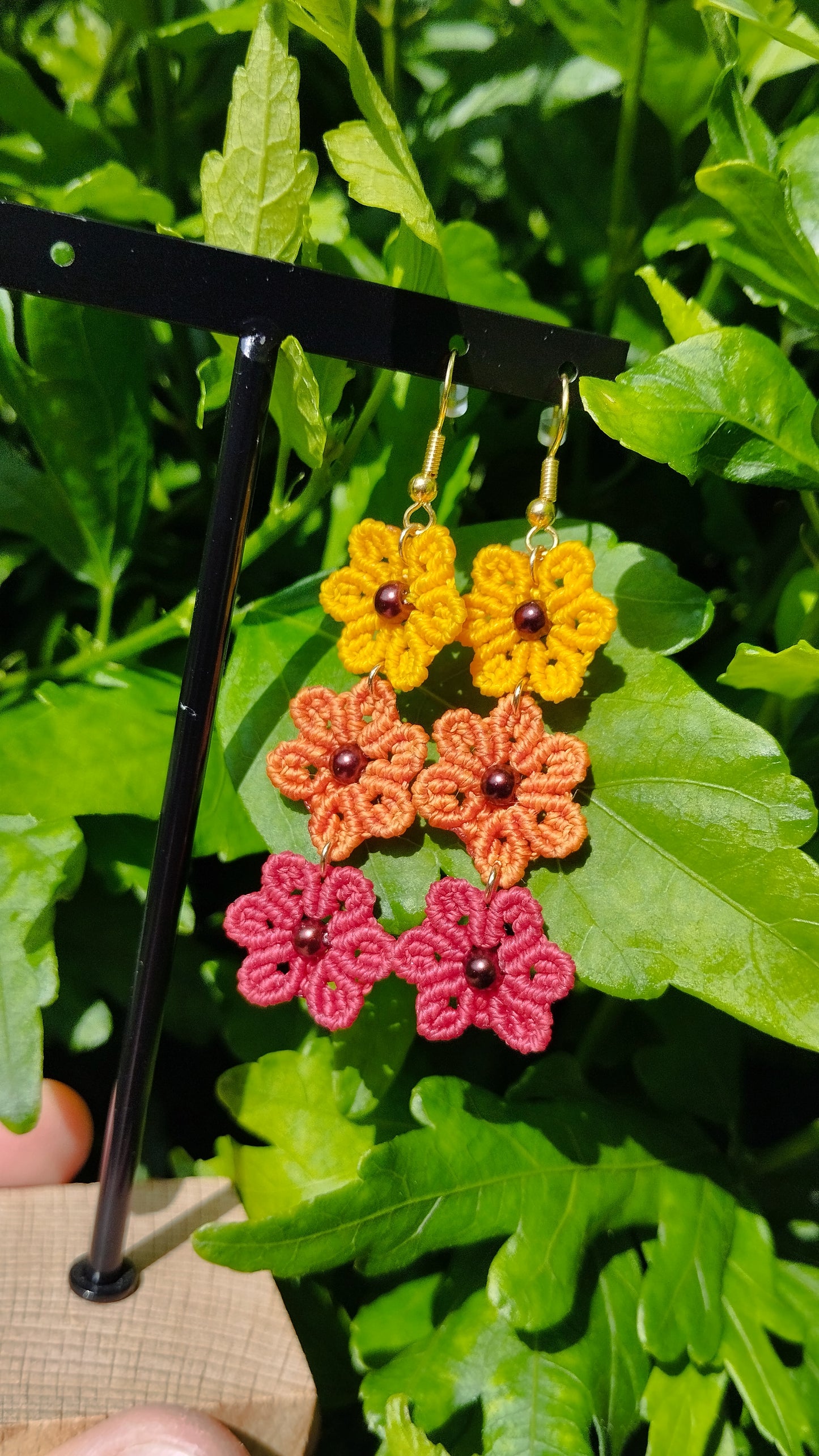 Boucles d'Oreilles Cascade de Fleurs en Macramé